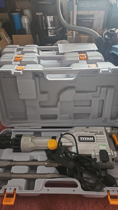 Sprzedam młot wyburzeniowy Titan. 1700W