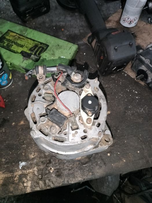 Генератор Volkswagen  Т4 2.4 1990-2003 074903023A