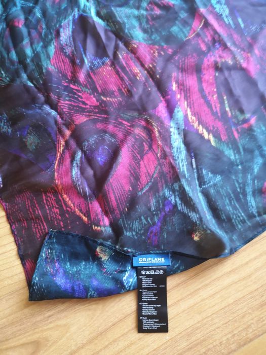 Conjunto Écharpe + Pregadeira Oriflame, novo