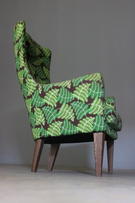 Poltrona IKEA com estampado floral