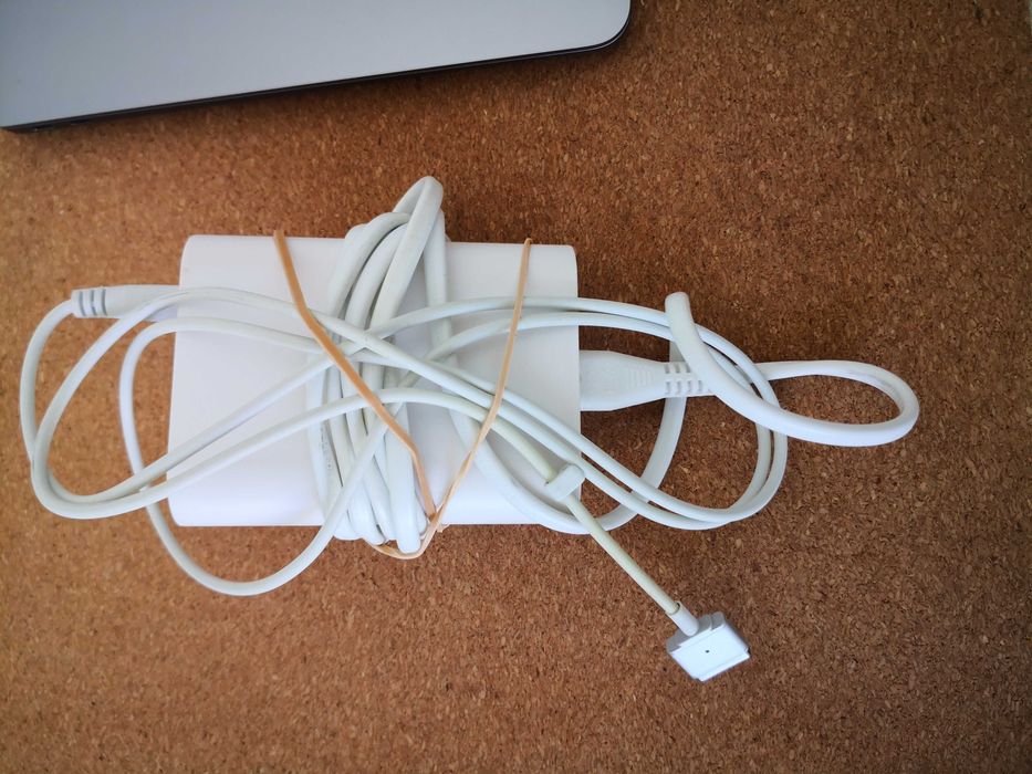Apple MacBookAir 6,1 A1465