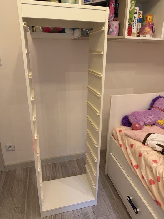 Regał Trofast z pojemnikami lub bez 46x30x 145