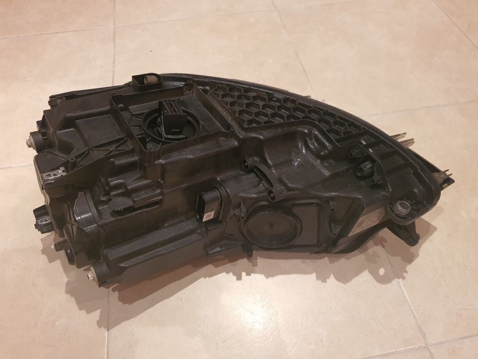 Farol Direito VW Golf VII 7.5 (Facelift 2017) LED 5G1 9 4 1 0 3 6