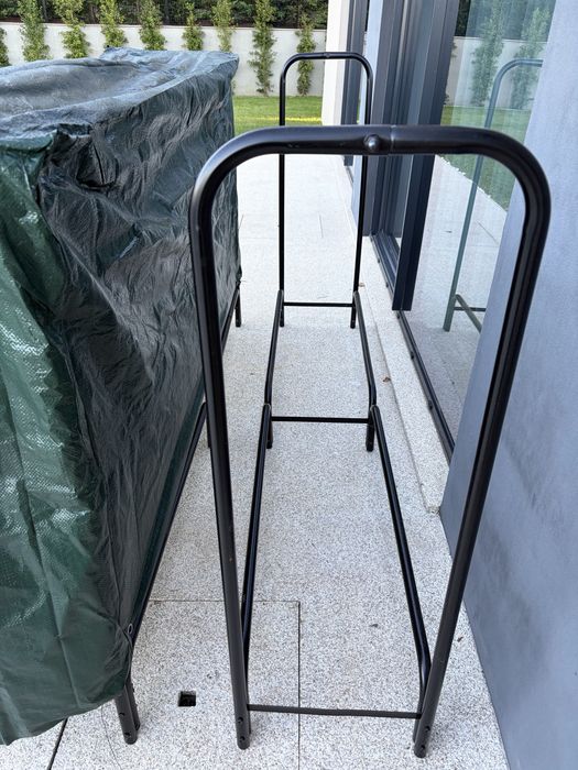 Suporte para lenha com cobertura