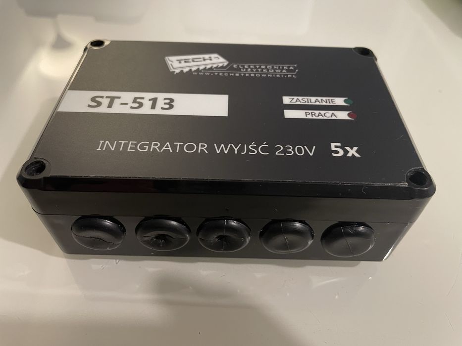 TECH Integrator wejść ST-513 czarny