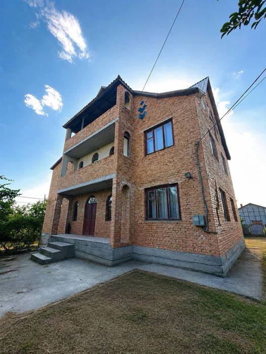 Продаж будинку м.Тараща.Киівська обл