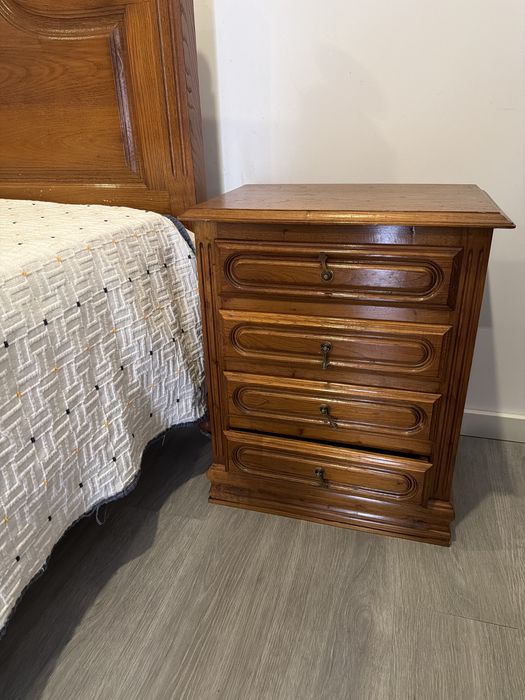 Quarto completo de madeira