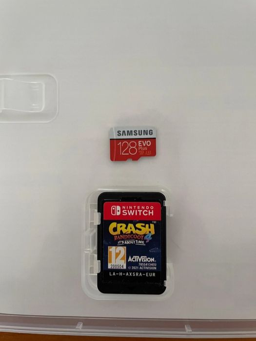 Nintendo switch edição smash bros com crash bandicoot 4 e acessórios