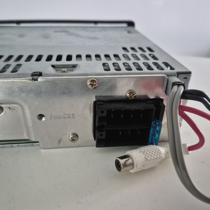 Radio Clarion dxz558rmp + pilot