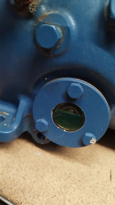 Compressor de refrigeração com muito pouco uso.