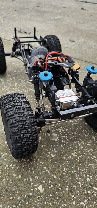 Axial Crawler Pscale