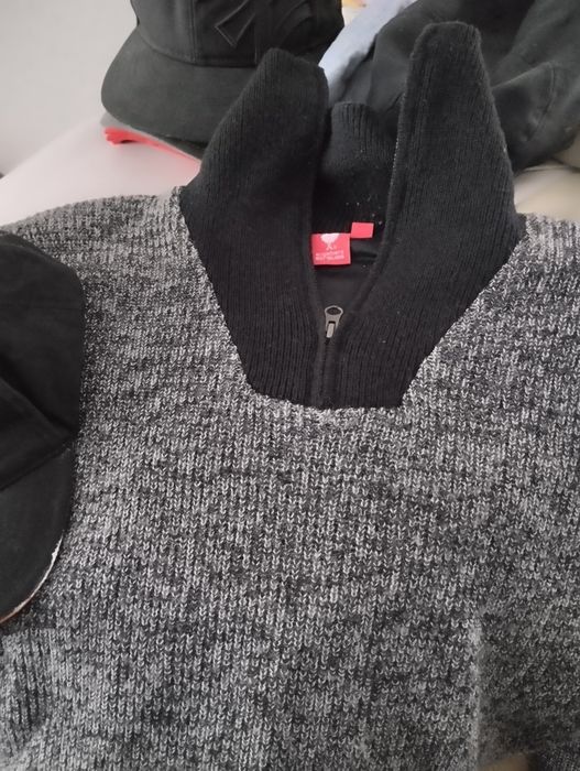 Продам светер Strauss