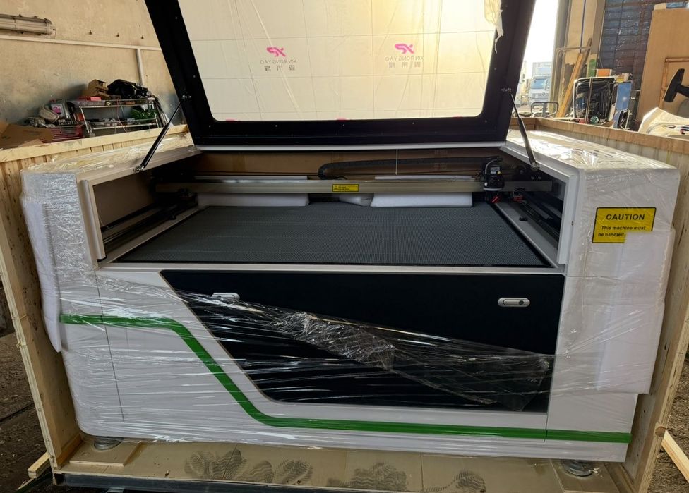 Profesjonalny laser 1390, CO2, 150W z kamerą SV300-New