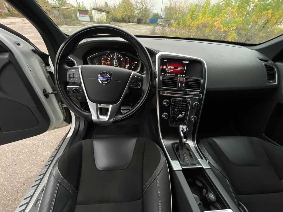 Volvo XC60  2017р 2.0 бензин