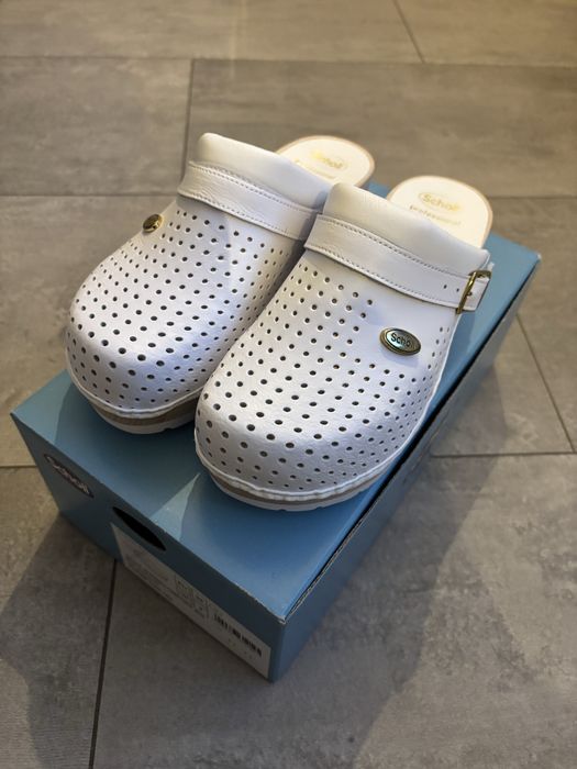 Chodaki Scholl Clog Supercomfort - białe, rozm. 38