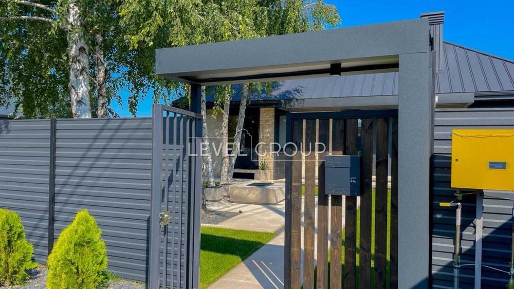 Продаж двоповерхового будинку в с. Іванковичі Київська область