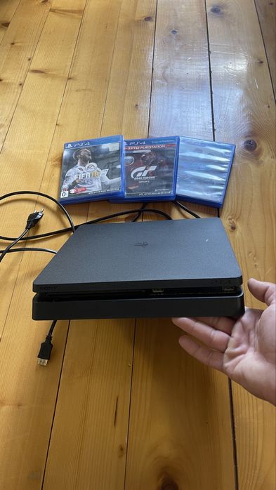 Приставка SONY 4 slim