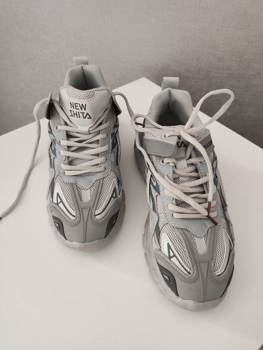 Женские кроссовки, новые. Размер 39, цена 1400 грн.