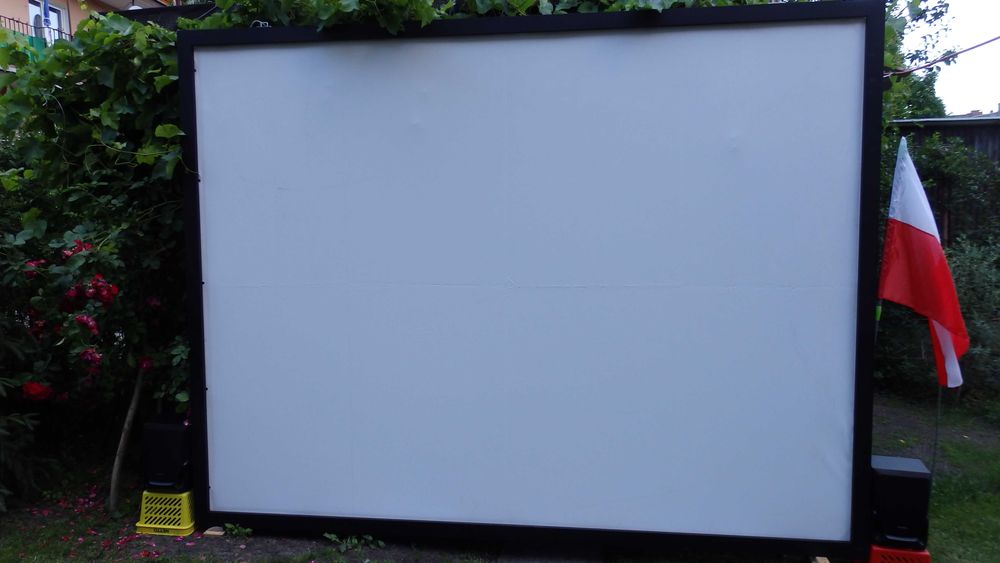 Ekran projekcyjny ramowy 314x237 cm.