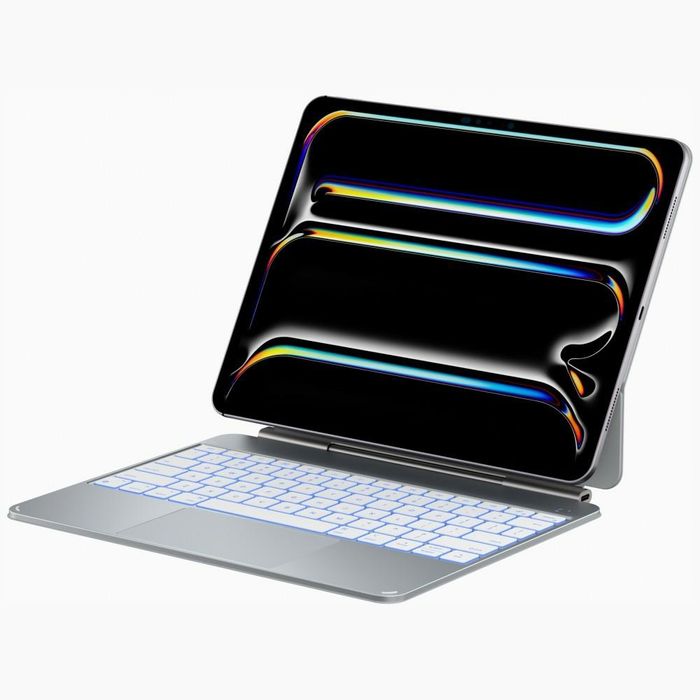 Etui Typecase Edge Pro z klawiaturą do iPad Air 13 M2 2024 / M3 2025 / M4 2026 srebrny
