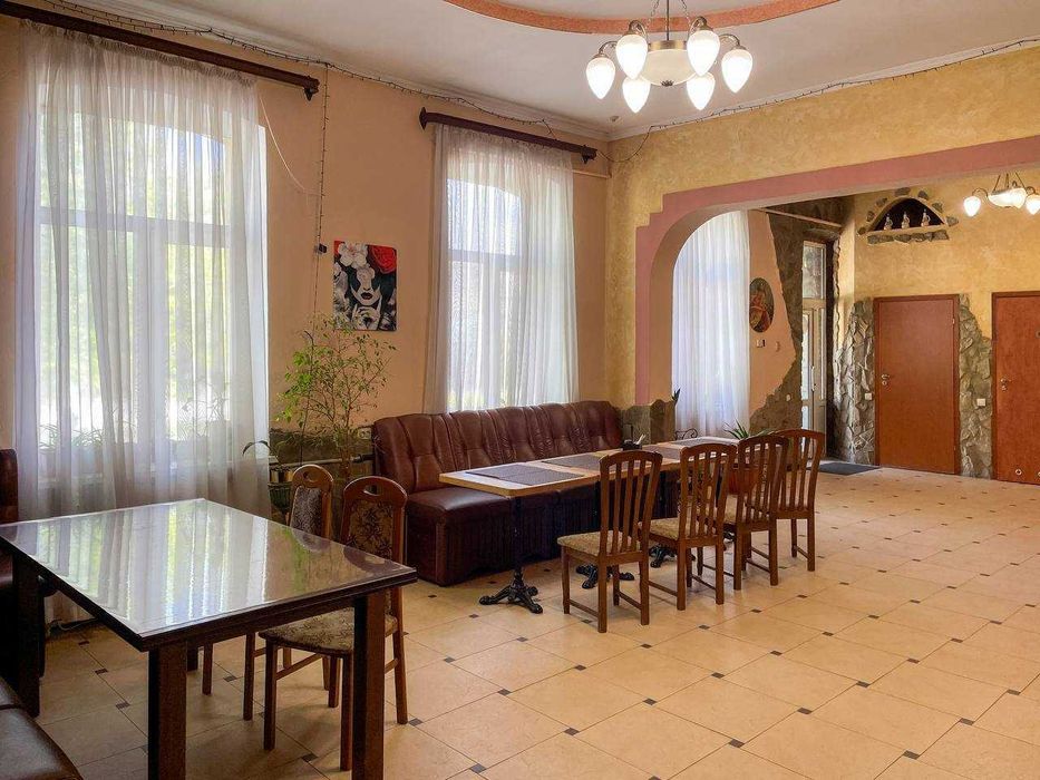 Продаж фасадного приміщення на вул. Городоцька, 207. Без комісії.