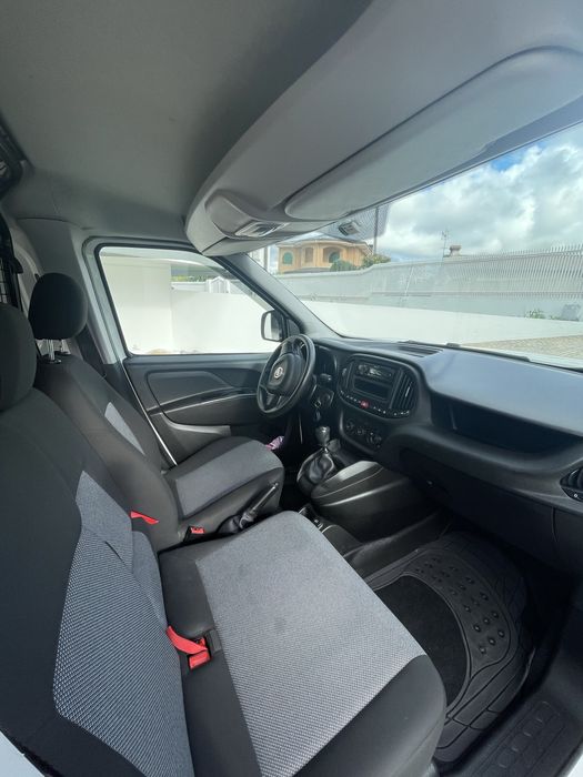 Fiat doblo de 2021 com 49’oooKlm.longa de 3 lugares