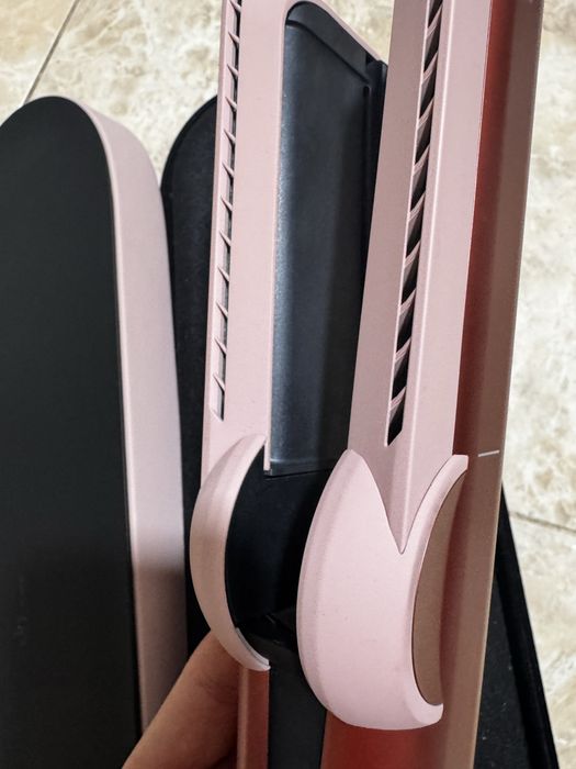 Продам новий оригінальний Dyson Airstrait HT01