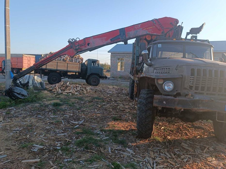 Продам УРАЛ лісовоз з маніпулятором 4320