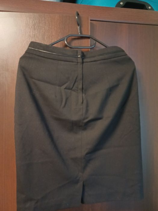 Czarna spódnica biznesowa marki Orsay roz 34