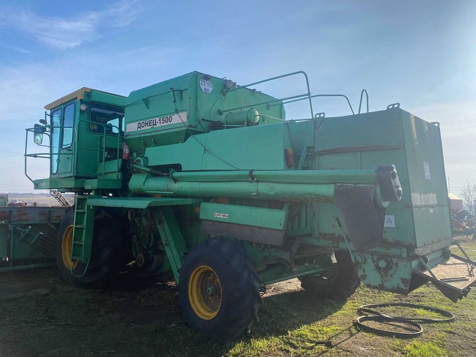 Комбайн Дон 1500б