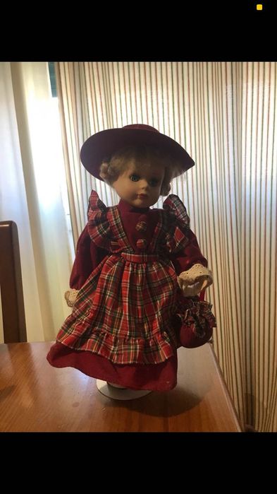 Boneca de porcelana vintage