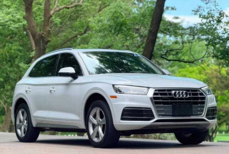 2020 Audi Q5 quattro Titanium Premium 45 TFSI