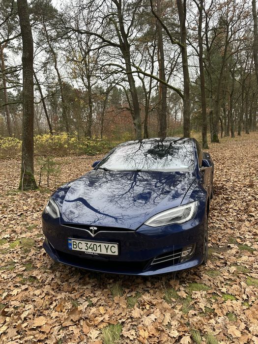 Tesla model S 100D