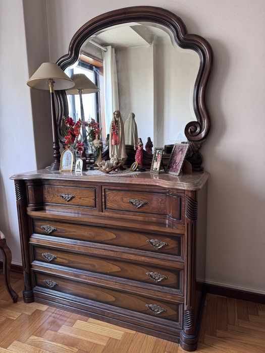 Vendo em separado - Moveis em mogno e tampos de marmore