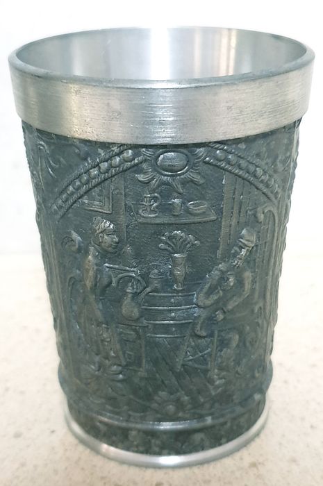 Lindos copos temáticos em estanho alemão "Engelzinn"
