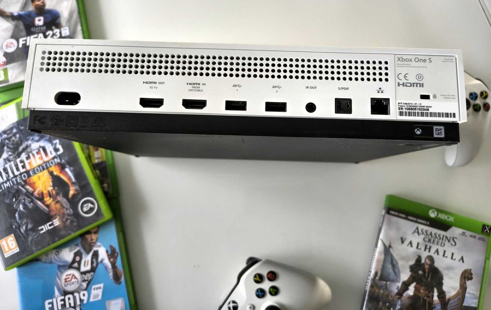 konsola XBOX One S - zestaw