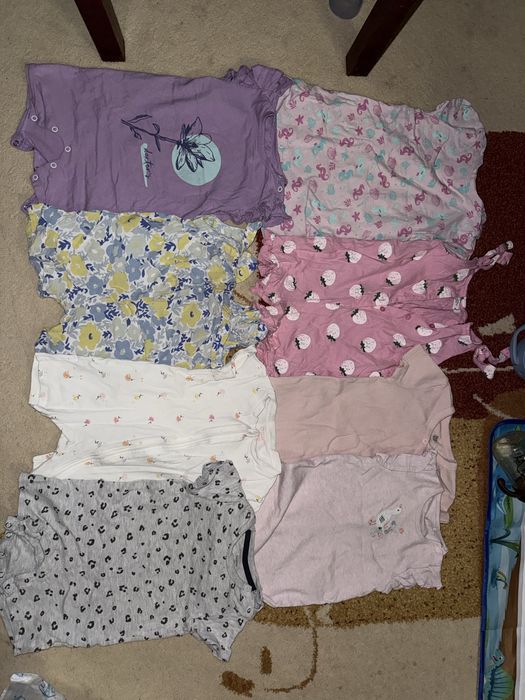 Літній одяг на дівчинку