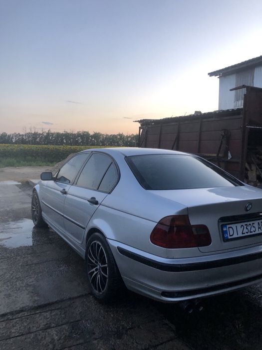 Продам авто повністю обслушине робити нічого не потрібно  цікавит обмін