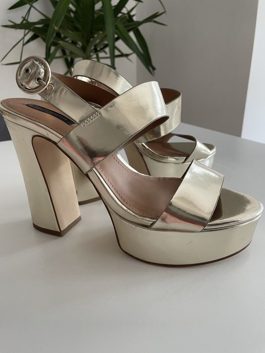 Sandalias de salto alto Zara