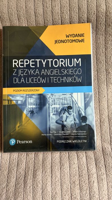 Repetytorium z jęz angielskiego poziom podstawowy+rozszerzony Pearson