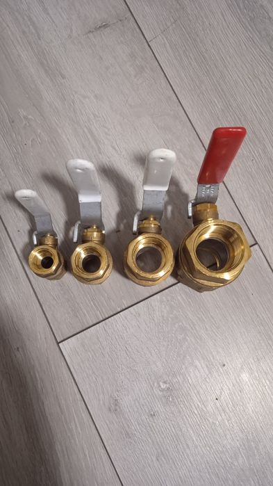 Продам краны шаровые.