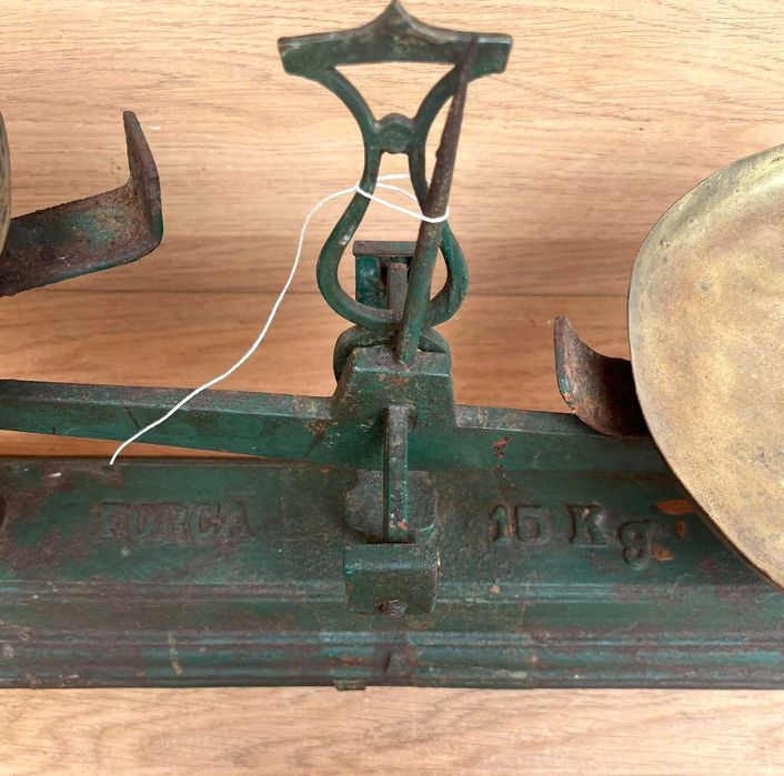 Balança de mesa antiga