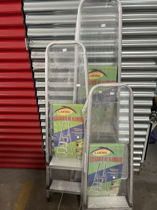 Conjunto de escadotes