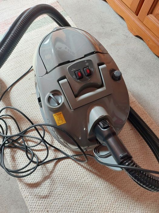 Aspirador com vapor