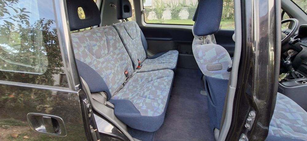 Mitsubishi Space Runner