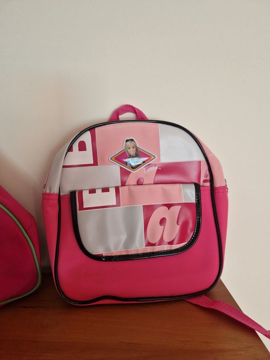 Mochila "Barbie" e saco de desporto "Witch" de menina