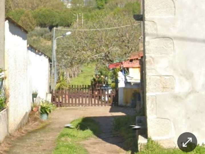 Ruina para reconstrução,  a 4 minutos da industrial do Fundão
