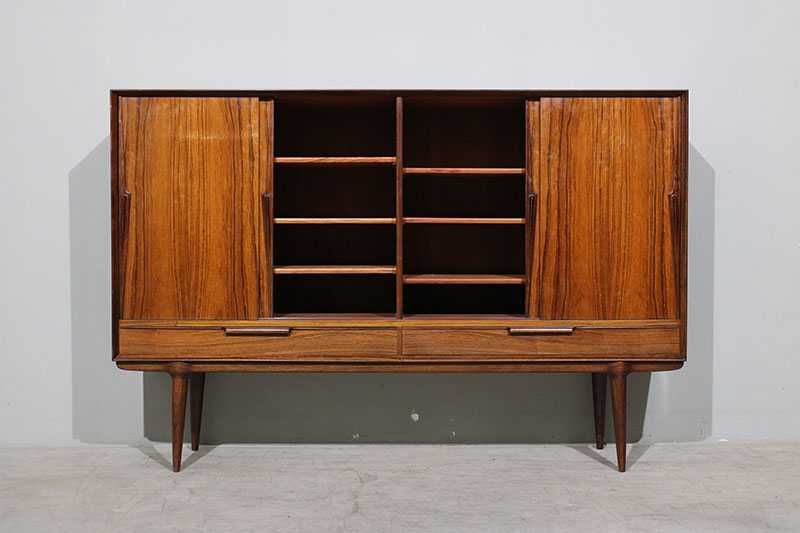Aparador Omann Jun modelo 13 em pau santo | Danish Design | Vintage