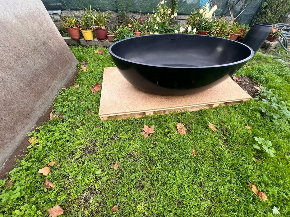 Banheira oval preta – moderna e elegante