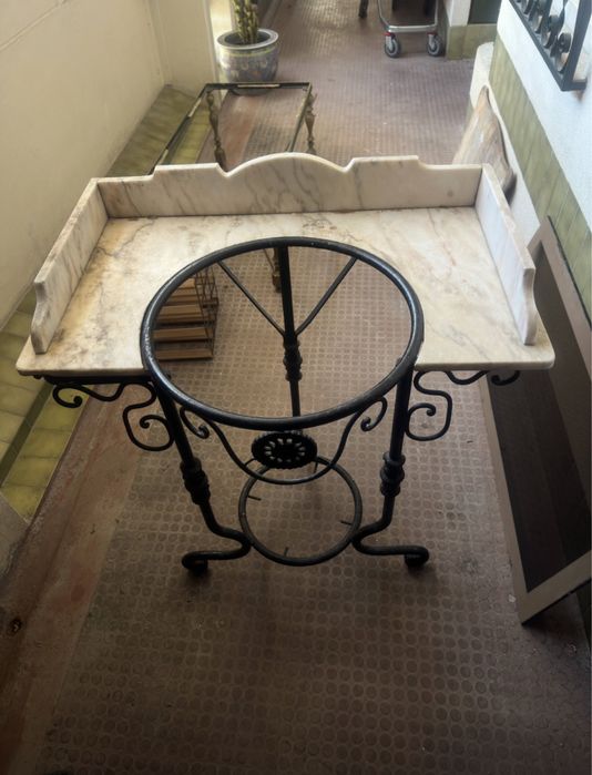 Mesa de jardim ou decoração